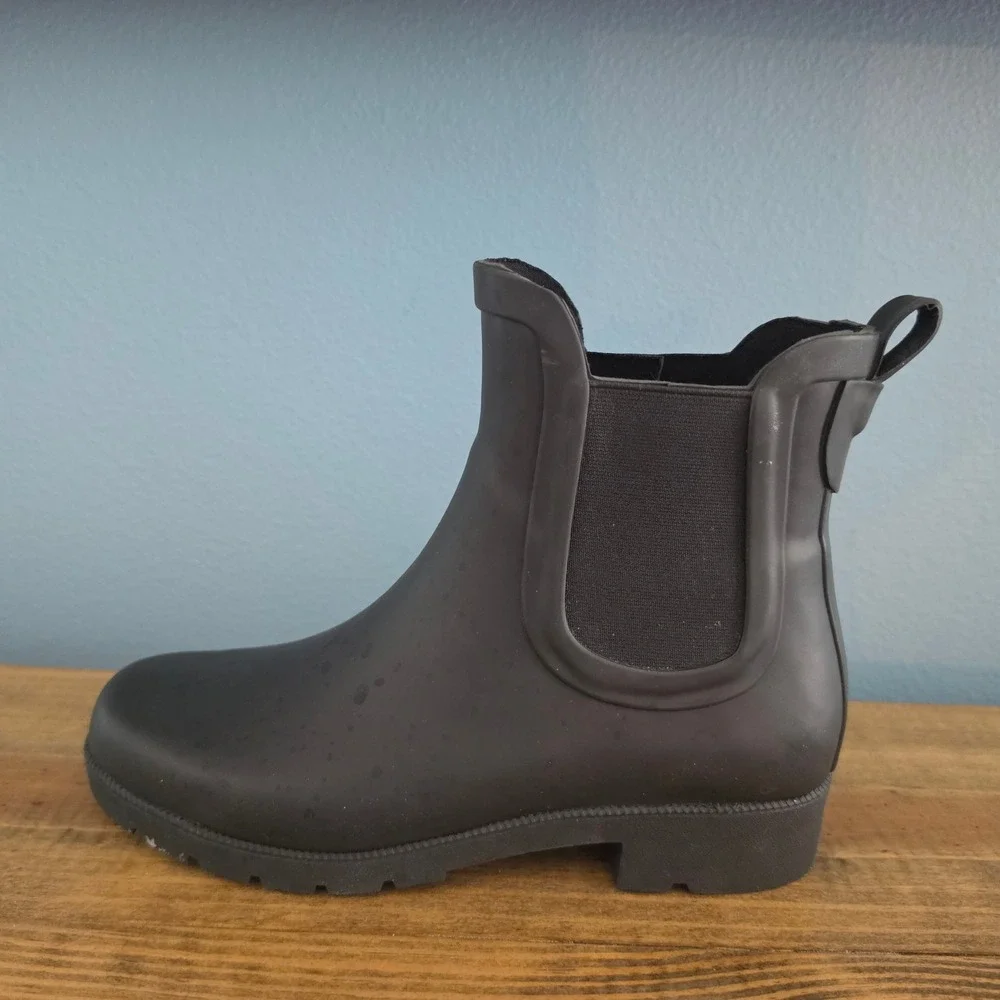 Eddie Bauer Womens Hailey Chelsea Rain Boots Waterproof Rubber Lug Sole Size 7